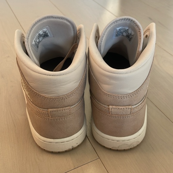 Jordan 1 Mid - Neutral - Picture 4 of 5